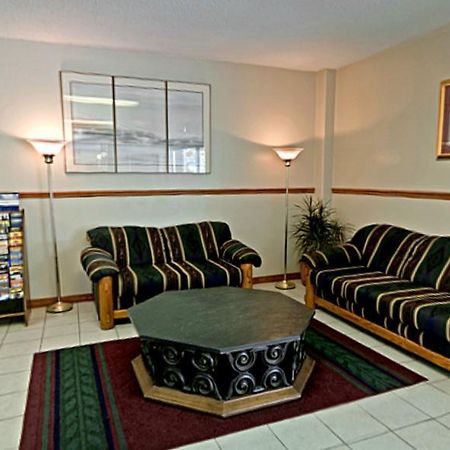 Americas Best Value Inn Manhattan Exterior foto