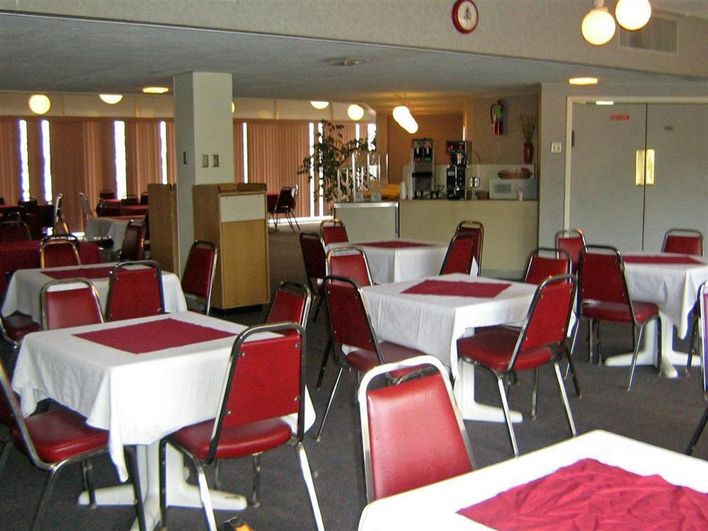 Americas Best Value Inn Manhattan Restaurant foto